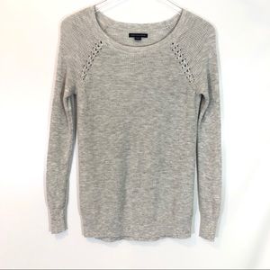 AEO GRAY SHOULDER STITCH SWEATER SIZE XS